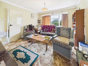 Sitting Room- click for photo gallery